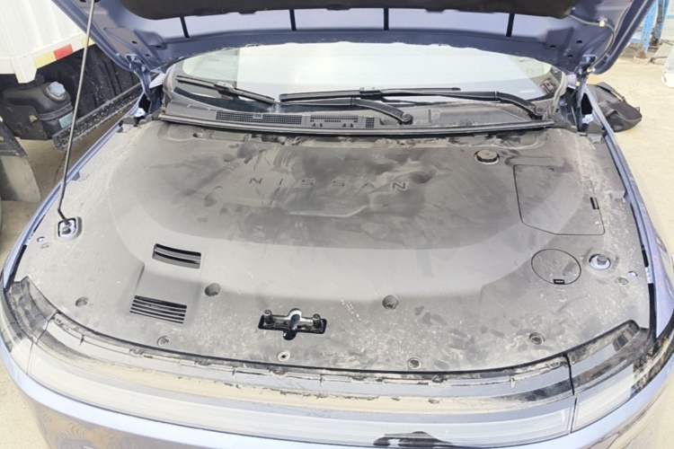 Used Nissan N6 2026 Model 180 Max Engine Bay