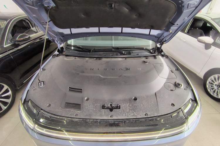 Used Nissan N6 2026 Model 180 Max Engine Bay