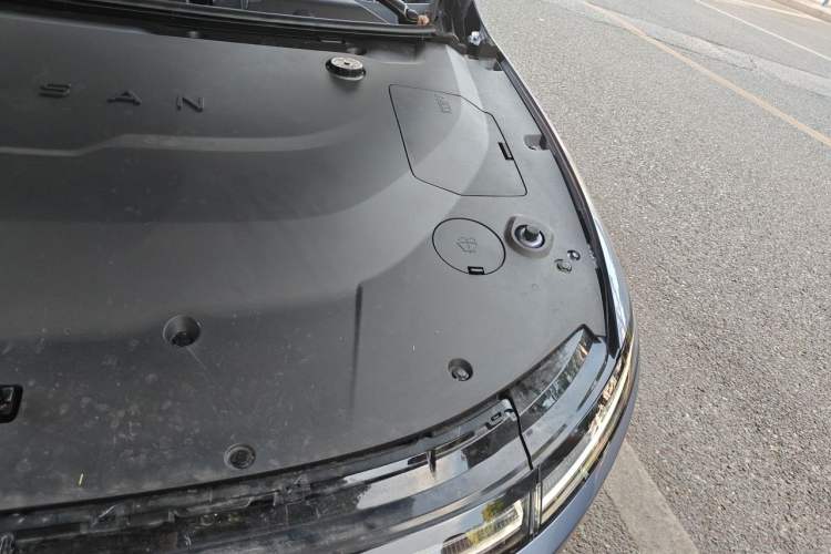 Used Nissan N6 2026 Model 180 Max Engine Bay Left
