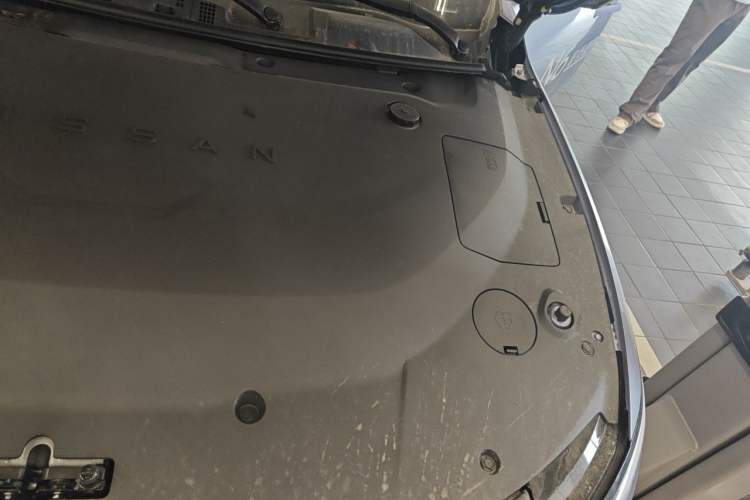 Used Nissan N6 2026 Model 180 Max Engine Bay Left