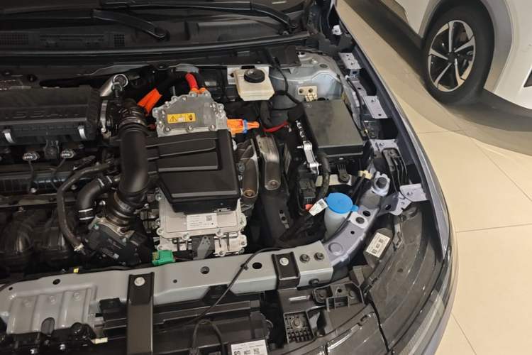Used Nissan N6 2026 Model 180 Max Engine Bay Left