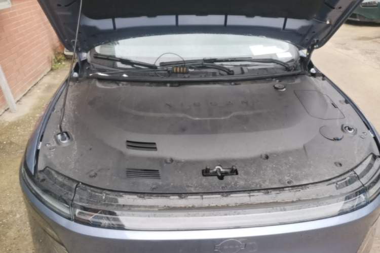 Used Nissan N6 2026 Model 180 Max Engine Bay