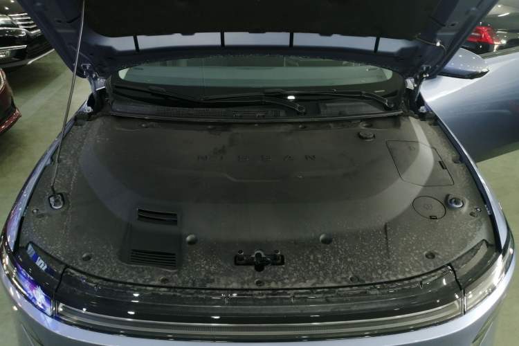 Used Nissan N6 2026 Model 180 Max Engine Bay