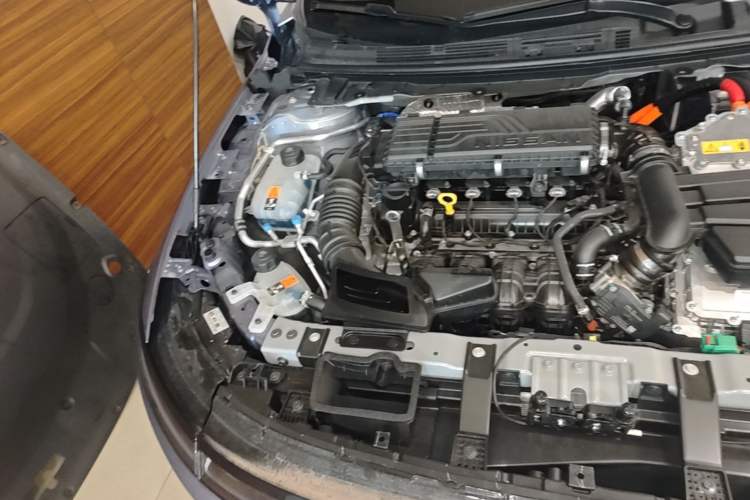 Used Nissan N6 2026 Model 180 Max Engine Bay Right