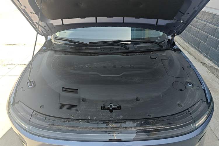 Used Nissan N6 2026 Model 180 Max Engine Bay