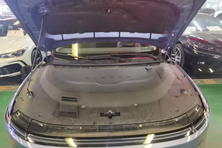 Used Nissan N6 2026 Model 180 Max Engine Bay