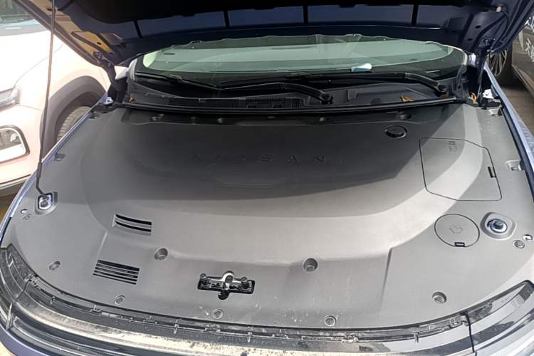 Used Nissan N6 2026 Model 180 Max Engine Bay