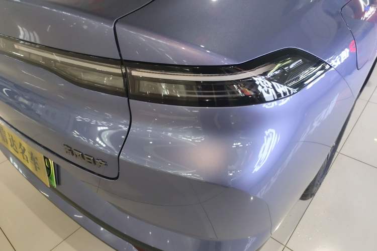 Used Nissan N6 2026 Model 180 Max Exterior 3
