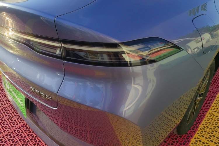 Used Nissan N6 2026 Model 180 Max Exterior 3