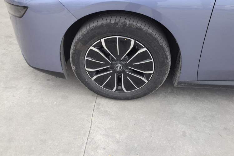 Used Nissan N6 2026 Model 180 Max Exterior 4