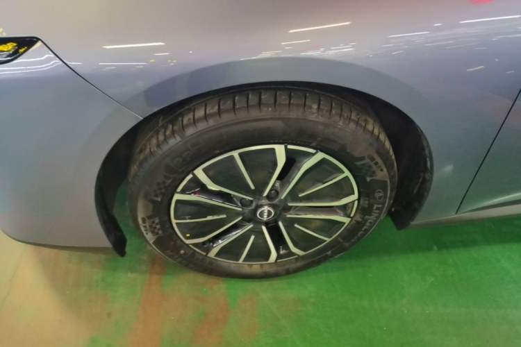 Used Nissan N6 2026 Model 180 Max Exterior 4