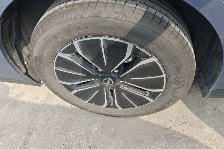 Used Nissan N6 2026 Model 180 Max Exterior 5