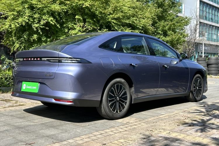 Used Nissan N6 2026 Model 180 Max Exterior 5