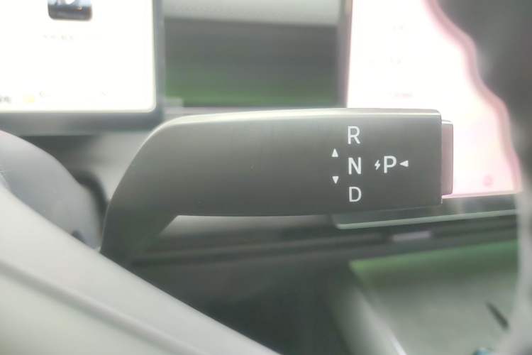 Used Nissan N6 2026 Model 180 Max Gear Lever