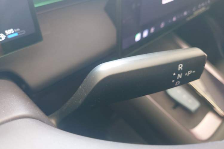Used Nissan N6 2026 Model 180 Max Gear Lever
