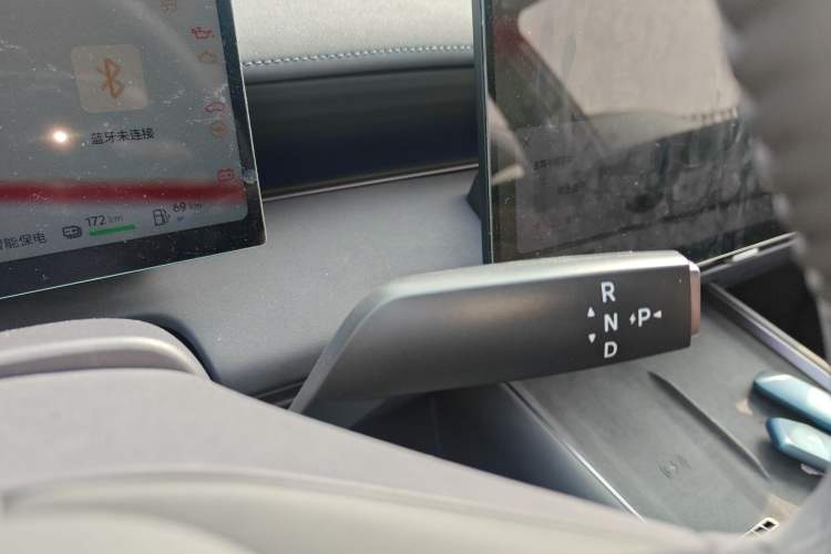 Used Nissan N6 2026 Model 180 Max Gear Lever