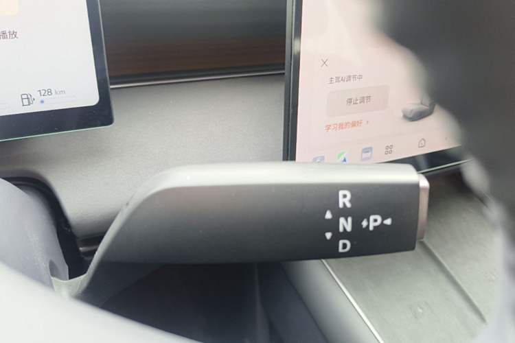 Used Nissan N6 2026 Model 180 Max Gear Lever