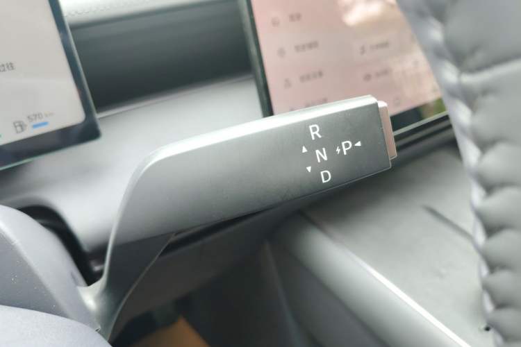 Used Nissan N6 2026 Model 180 Max Gear Lever