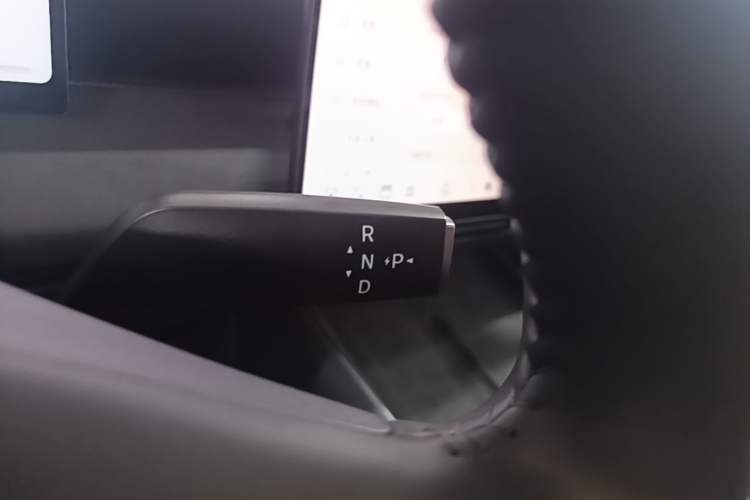 Used Nissan N6 2026 Model 180 Max Gear Lever