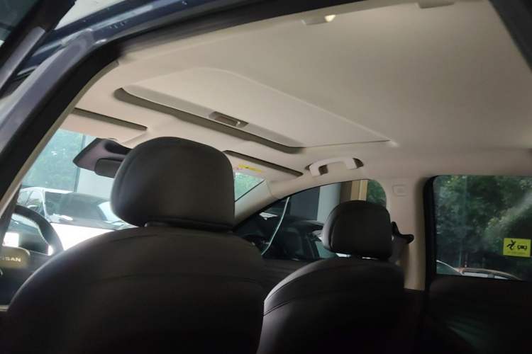 Used Nissan N6 2026 Model 180 Max Headliner