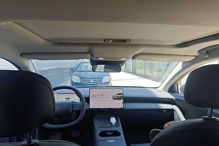 Used Nissan N6 2026 Model 180 Max Headliner