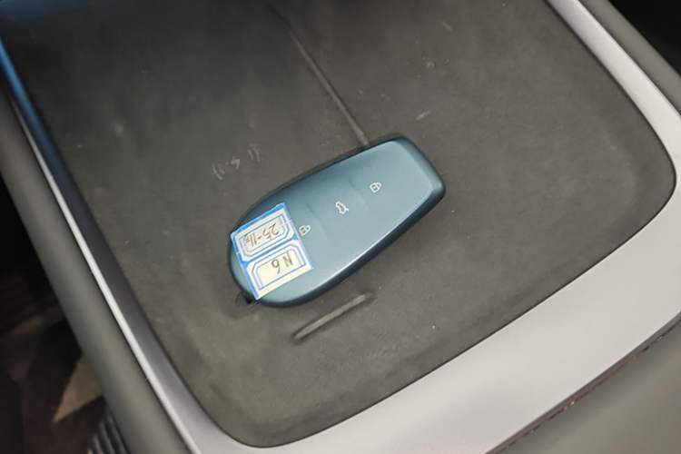 Used Nissan N6 2026 Model 180 Max Interior 1