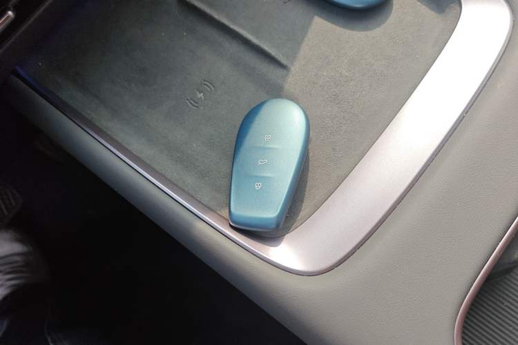 Used Nissan N6 2026 Model 180 Max Interior 1