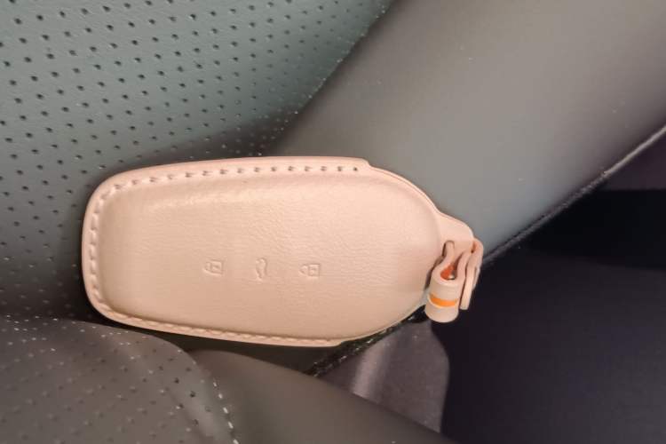 Used Nissan N6 2026 Model 180 Max Interior 1