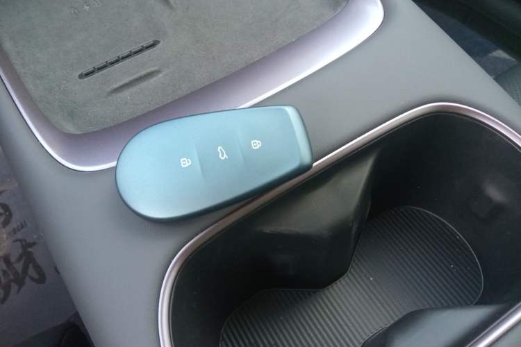 Used Nissan N6 2026 Model 180 Max Interior 1