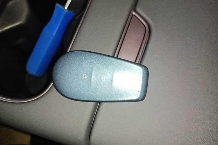 Used Nissan N6 2026 Model 180 Max Interior 1