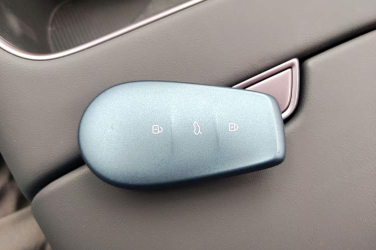 Used Nissan N6 2026 Model 180 Max Interior 1