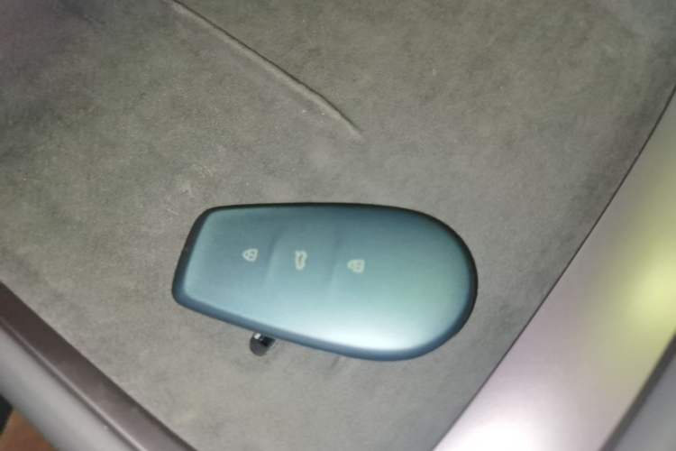 Used Nissan N6 2026 Model 180 Max Interior 1