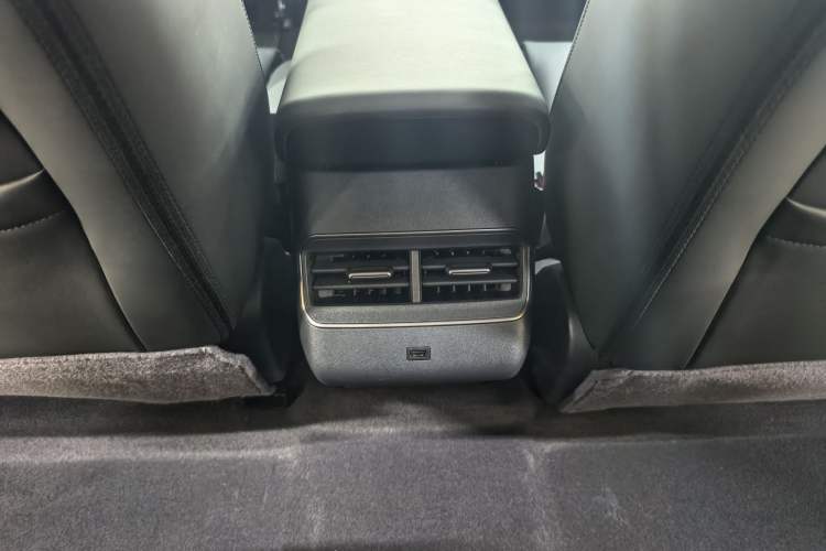 Used Nissan N6 2026 Model 180 Max Interior 2