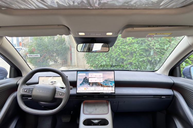 Used Nissan N6 2026 Model 180 Max Interior 2