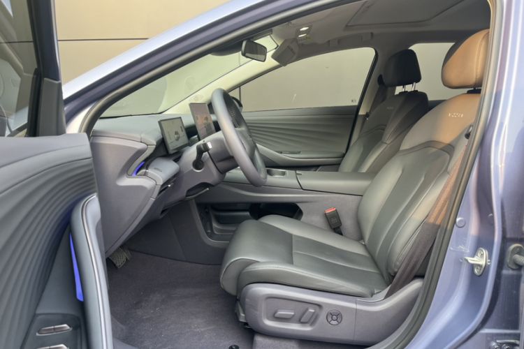 Used Nissan N6 2026 Model 180 Max Interior 3