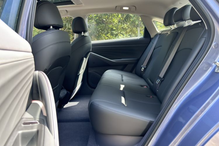 Used Nissan N6 2026 Model 180 Max Interior 3