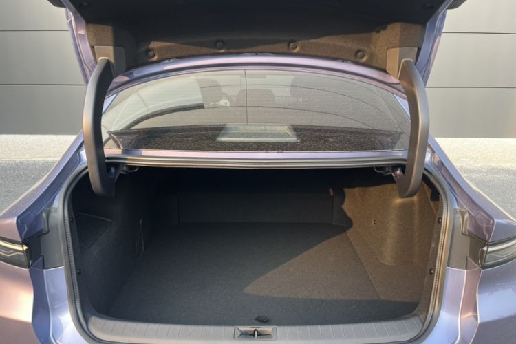 Used Nissan N6 2026 Model 180 Max Interior 4