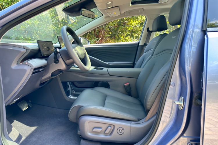 Used Nissan N6 2026 Model 180 Max Interior 4