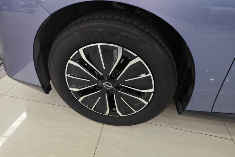 Used Nissan N6 2026 Model 180 Max Left Front Wheel Hub