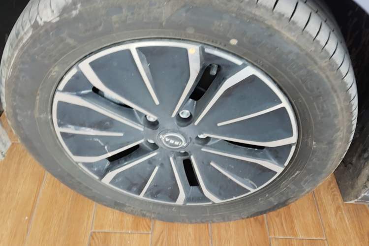 Used Nissan N6 2026 Model 180 Max Left Front Wheel Hub