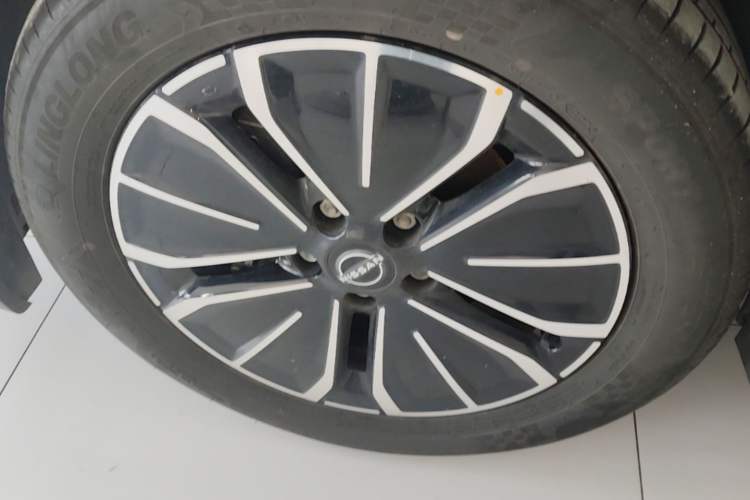 Used Nissan N6 2026 Model 180 Max Left Front Wheel Hub