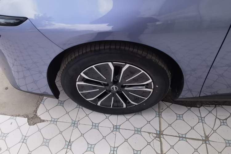 Used Nissan N6 2026 Model 180 Max Left Front Wheel Hub