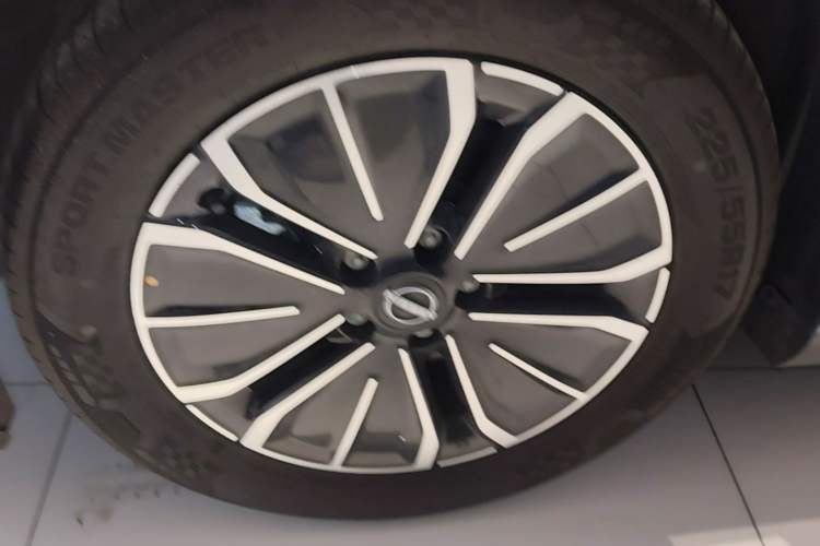 Used Nissan N6 2026 Model 180 Max Left Front Wheel Hub