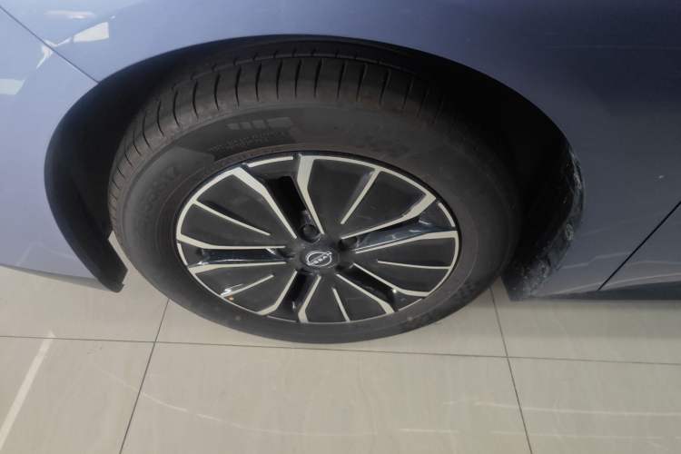 Used Nissan N6 2026 Model 180 Max Left Front Wheel Hub
