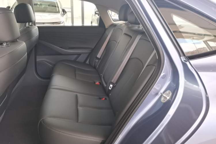 Used Nissan N6 2026 Model 180 Max Left Rear Seat