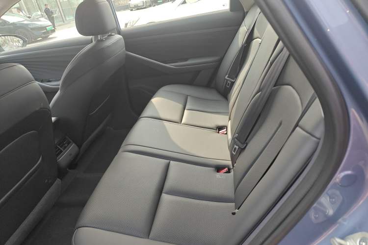 Used Nissan N6 2026 Model 180 Max Left Rear Seat