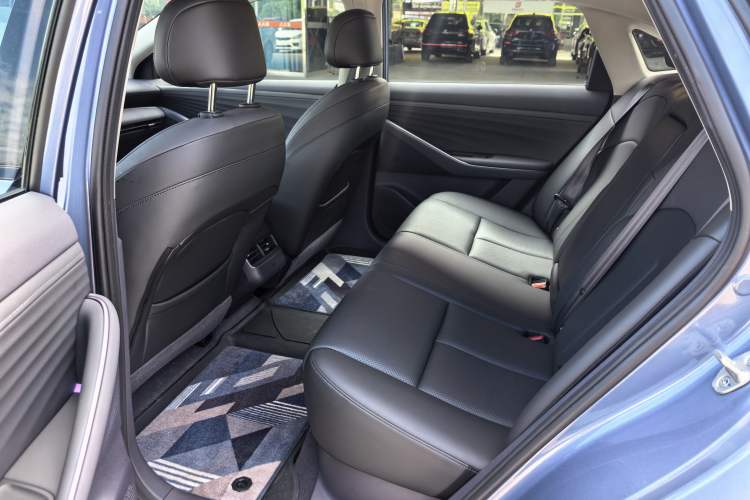 Used Nissan N6 2026 Model 180 Max Left Rear Seat