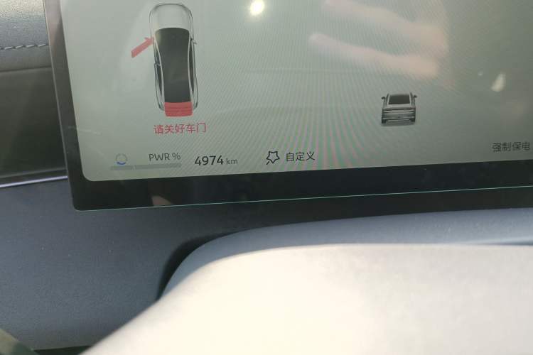 Used Nissan N6 2026 Model 180 Max Odometer Close Up