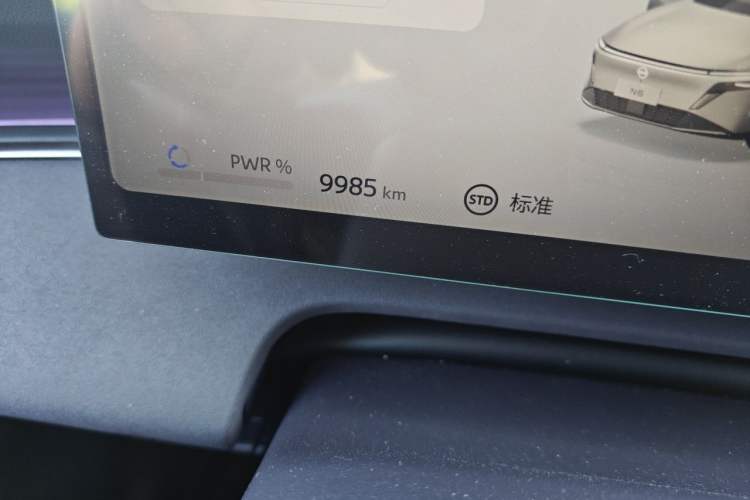 Used Nissan N6 2026 Model 180 Max Odometer Close Up