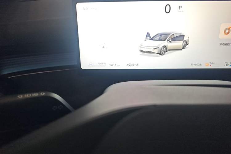 Used Nissan N6 2026 Model 180 Max Odometer Close Up